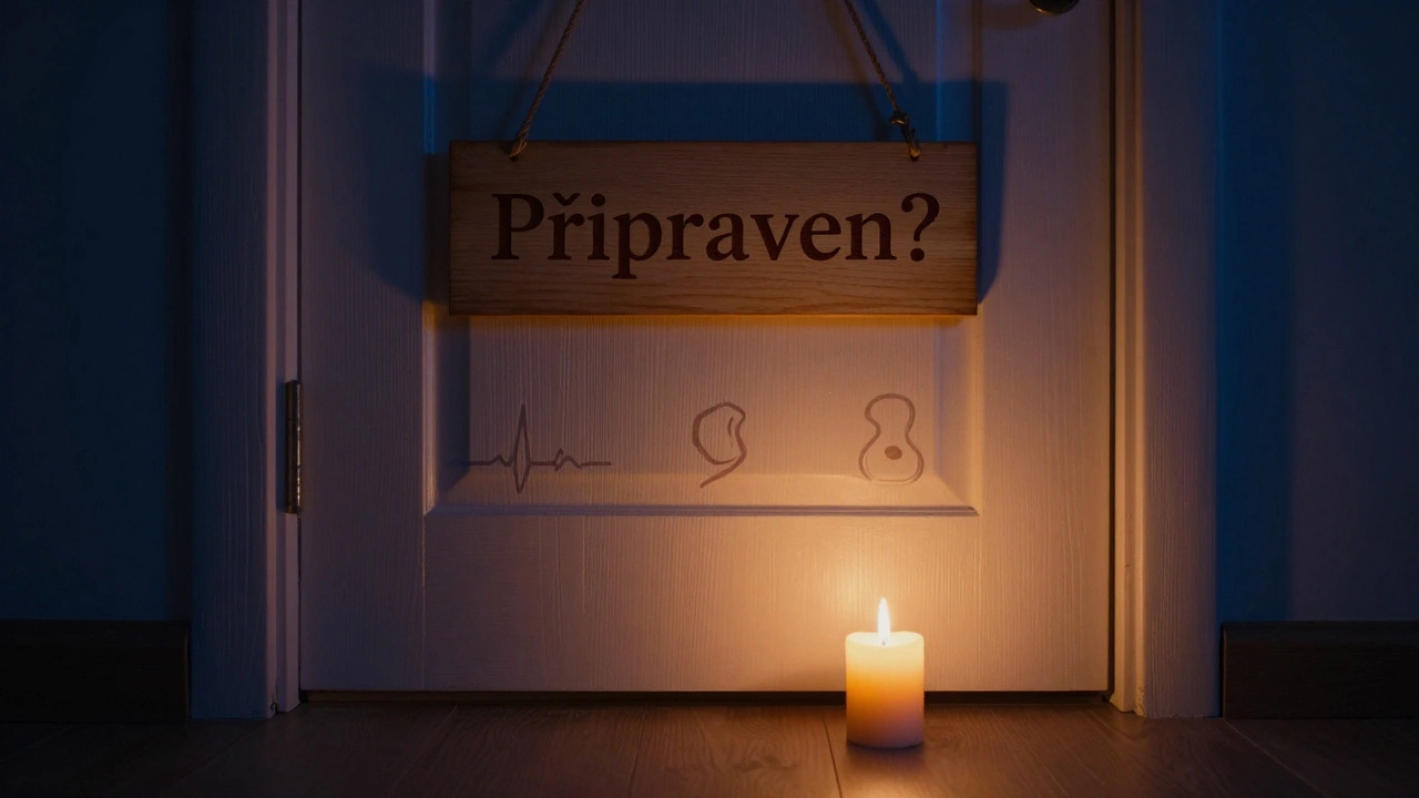 Zavřené dveře s nápisem &#039;Připraven?&#039; a svíčkou na zemi, jemné lékařské symboly v dřevě.